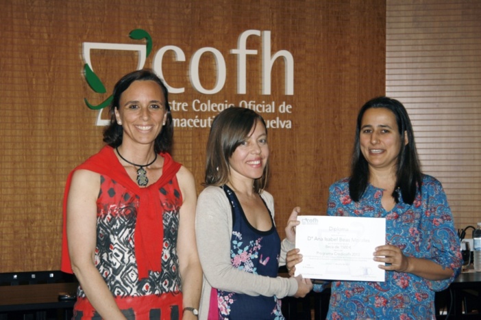 El Colegio de Farmacéuticos de Huelva premia el interés de sus colegiados por mejorar su formación El Colegio de Farmacéuticos de Huelva premia el interés de sus colegiados por mejorar su formación