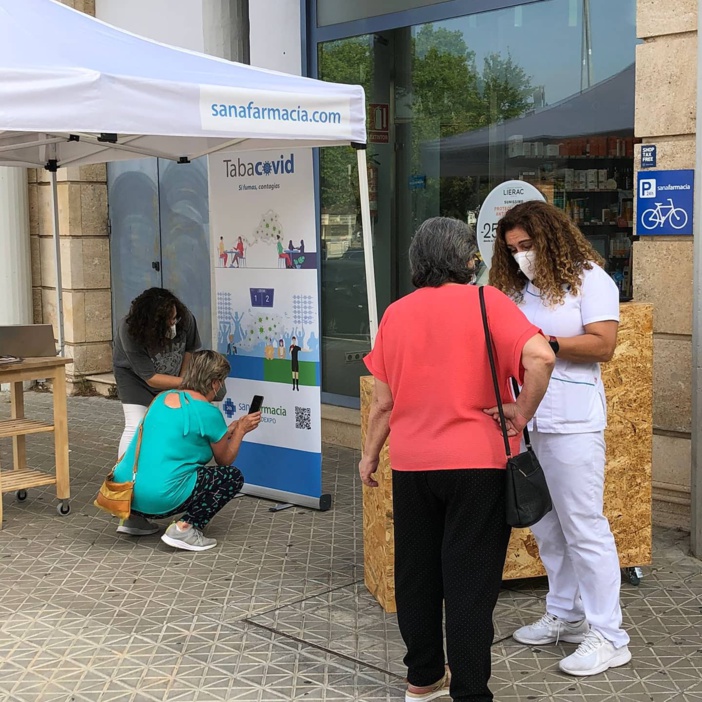 Nota informativa: SANAFARMACIA SALE A LA CALLE PARA CONCIENCIAR A LA POBLACIÓN DE QUE EL HUMO DEL TABACO ES UN VEHÍCULO DE TRANSMISIÓN DE LA COVID-19 Nota informativa: SANAFARMACIA SALE A LA CALLE PARA CONCIENCIAR A LA POBLACIÓN DE QUE EL HUMO DEL TABACO ES UN VEHÍCULO DE TRANSMISIÓN DE LA COVID-19