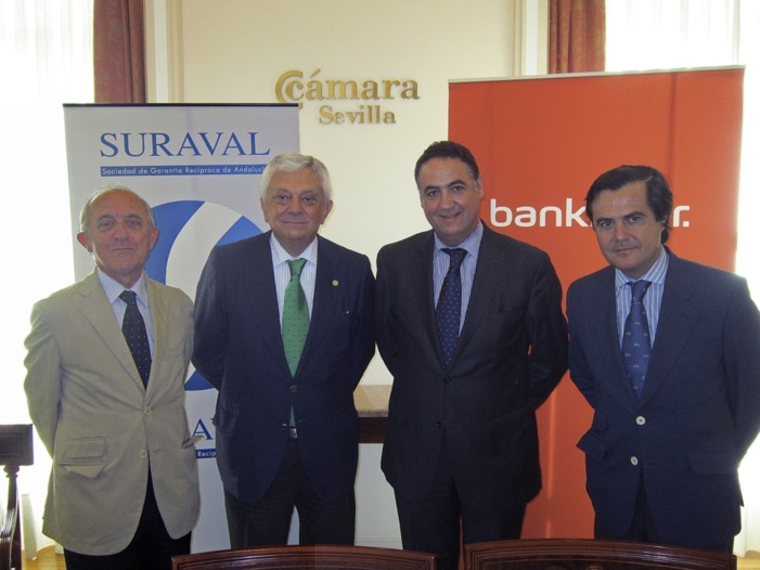 Suraval y Bankinter ponen a disposición de las pymes andaluzas una línea de crédito dotada con 6 millones de euros Suraval y Bankinter ponen a disposición de las pymes andaluzas una línea de crédito dotada con 6 millones de euros