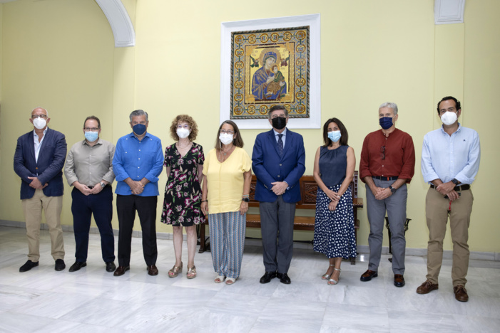 La delegada provincial de Salud, Regina Serrano, agradece a los farmacéuticos sevillanos la labor desempeñada frente a la COVID-19 La delegada provincial de Salud, Regina Serrano, agradece a los farmacéuticos sevillanos la labor desempeñada frente a la COVID-19