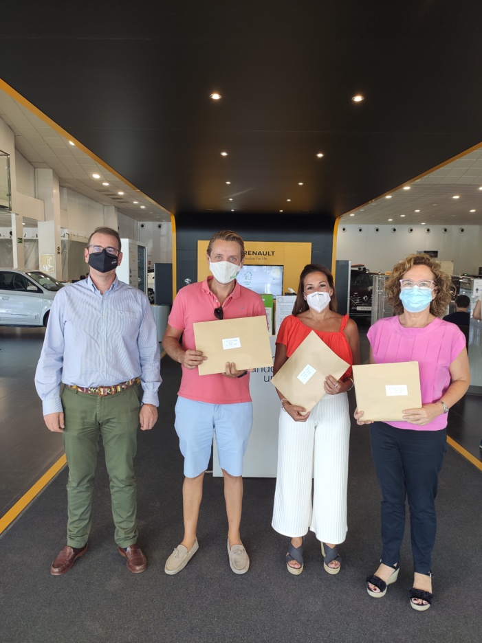 Nota informativa: Grupo Syrsa entrega a varias ONGs sevillanas entradas para Isla Mágica Nota informativa: Grupo Syrsa entrega a varias ONGs sevillanas entradas para Isla Mágica