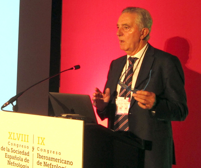 El catedrático y nefrólogo cántabro Ángel Luis Martín de Francisco, miembro del comité de expertos de la Sociedad Española de Nefrología junto a personalidades de prestigio como el político Javier Solana o el actor Jose Corbacho El catedrático y nefrólogo cántabro Ángel Luis Martín de Francisco, miembro del comité de expertos de la Sociedad Española de Nefrología junto a personalidades de prestigio como el político Javier Solana o el actor Jose Corbacho