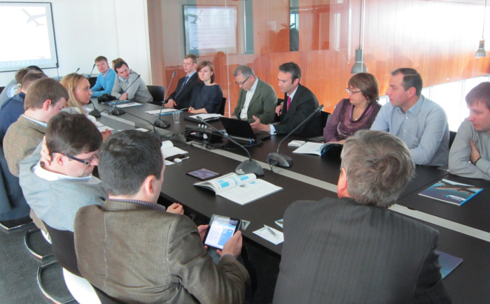 INVESTIGADORES AEROESPACIALES RUSOS VISITAN AERÓPOLIS Y SE INTERESAN POR LAS OPORTUNIDADES DE COLABORACIÓN TECNOLÓGICA CON EL SECTOR ANDALUZ INVESTIGADORES AEROESPACIALES RUSOS VISITAN AERÓPOLIS Y SE INTERESAN POR LAS OPORTUNIDADES DE COLABORACIÓN TECNOLÓGICA CON EL SECTOR ANDALUZ