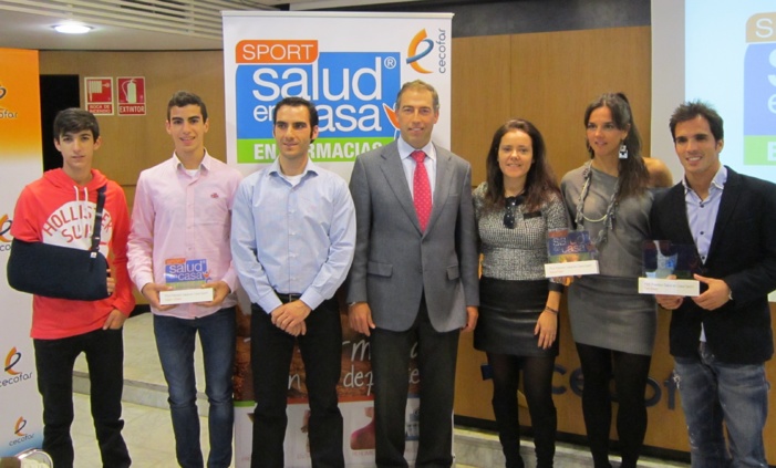 Toni Elías, María Pujol y un motociclista de 17 años con casi nula movilidad en una pierna reciben de Cecofar sus primeros premios sobre salud y deporte, dedicados al esfuerzo y la superación Toni Elías, María Pujol y un motociclista de 17 años con casi nula movilidad en una pierna reciben de Cecofar sus primeros premios sobre salud y deporte, dedicados al esfuerzo y la superación