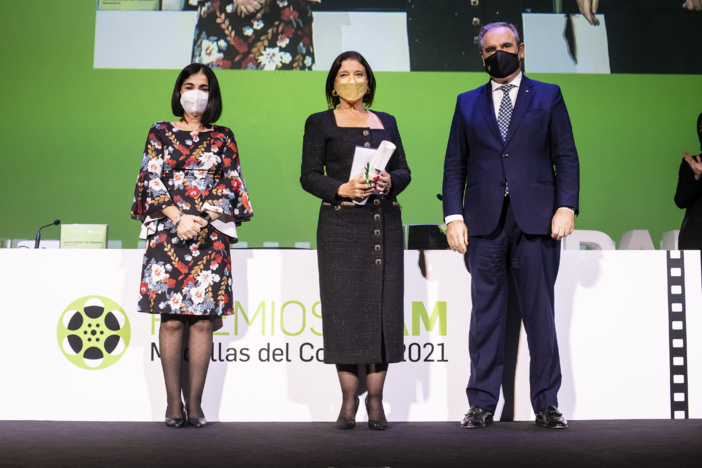 La farmacia española entrega a título póstumo una de sus máximas distinciones a Francisco Peinado, anterior presidente del Colegio de Farmacéuticos de Huelva La farmacia española entrega a título póstumo una de sus máximas distinciones a Francisco Peinado, anterior presidente del Colegio de Farmacéuticos de Huelva
