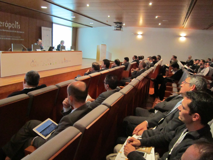CASI UN CENTENAR DE REPRESENTANTES DEL SECTOR AERONÁUTICO ESPAÑOL SE REÚNEN EN AERÓPOLIS PARA AVANZAR EN LA FÁBRICA DEL FUTURO CASI UN CENTENAR DE REPRESENTANTES DEL SECTOR AERONÁUTICO ESPAÑOL SE REÚNEN EN AERÓPOLIS PARA AVANZAR EN LA FÁBRICA DEL FUTURO