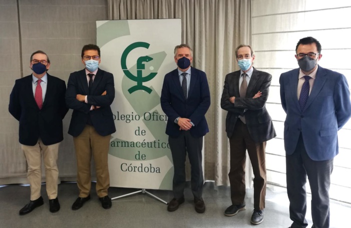 Los farmacéuticos de Córdoba estrechan lazos de colaboración con el Hospital La Arruzafa para ofrecer una mejor prestación farmacéutica a los pacientes Los farmacéuticos de Córdoba estrechan lazos de colaboración con el Hospital La Arruzafa para ofrecer una mejor prestación farmacéutica a los pacientes