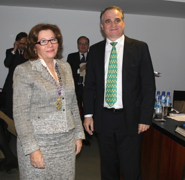 La farmacéutica cordobesa Sofía Fuentes recibe la máxima distinción que otorga la farmacia andaluza La farmacéutica cordobesa Sofía Fuentes recibe la máxima distinción que otorga la farmacia andaluza