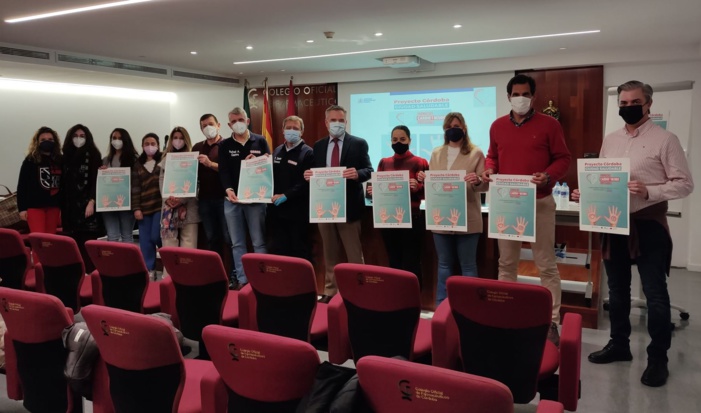 Los farmacéuticos comunitarios cordobeses comienzan a formarse en reanimación cardiopulmonar para convertir a las farmacias en espacios cardio y neuro protegidos Los farmacéuticos comunitarios cordobeses comienzan a formarse en reanimación cardiopulmonar para convertir a las farmacias en espacios cardio y neuro protegidos