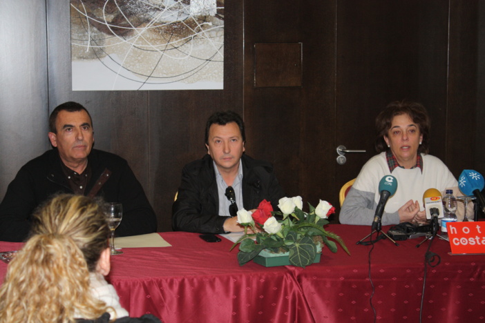 De izquierda a derecha, Matías Gómez, vicepresidente de AREDA; José Antonio Fernández, Presidente de FERAL; y Margarita Bustamante, Presidenta de FERAGUA. De izquierda a derecha, Matías Gómez, vicepresidente de AREDA; José Antonio Fernández, Presidente de FERAL; y Margarita Bustamante, Presidenta de FERAGUA.