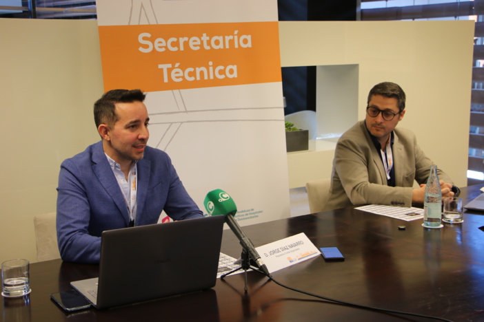 Nota de prensa - Los farmacéuticos hospitalarios subrayan el papel clave que desempeñan en el sistema público sanitario para mejorar la asistencia sanitaria a los pacientes y su calidad de vida Nota de prensa - Los farmacéuticos hospitalarios subrayan el papel clave que desempeñan en el sistema público sanitario para mejorar la asistencia sanitaria a los pacientes y su calidad de vida