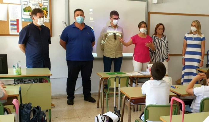 NOTA DE PRENSA: EL COLEGIO SAFA VILLACARRILLO ACOGE UNAS JORNADAS SOBRE LAS COOPERATIVAS DEL SECTOR AGRARIO ORGANIZADAS POR FAECA NOTA DE PRENSA: EL COLEGIO SAFA VILLACARRILLO ACOGE UNAS JORNADAS SOBRE LAS COOPERATIVAS DEL SECTOR AGRARIO ORGANIZADAS POR FAECA