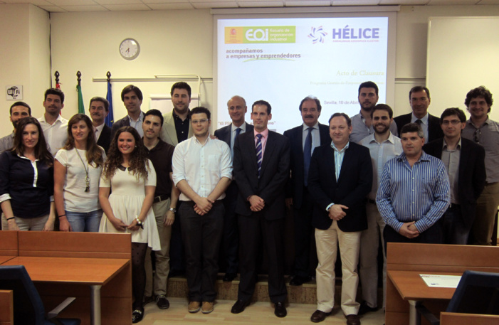 MÁS DE 25 DIRECTIVOS Y PROFESIONALES DEL SECTOR AEROESPACIAL ANDALUZ MEJORAN SUS CAPACIDADES GERENCIALES A TRAVÉS DEL PROGRAMA FORMATIVO DE HÉLICE Y EOI MÁS DE 25 DIRECTIVOS Y PROFESIONALES DEL SECTOR AEROESPACIAL ANDALUZ MEJORAN SUS CAPACIDADES GERENCIALES A TRAVÉS DEL PROGRAMA FORMATIVO DE HÉLICE Y EOI