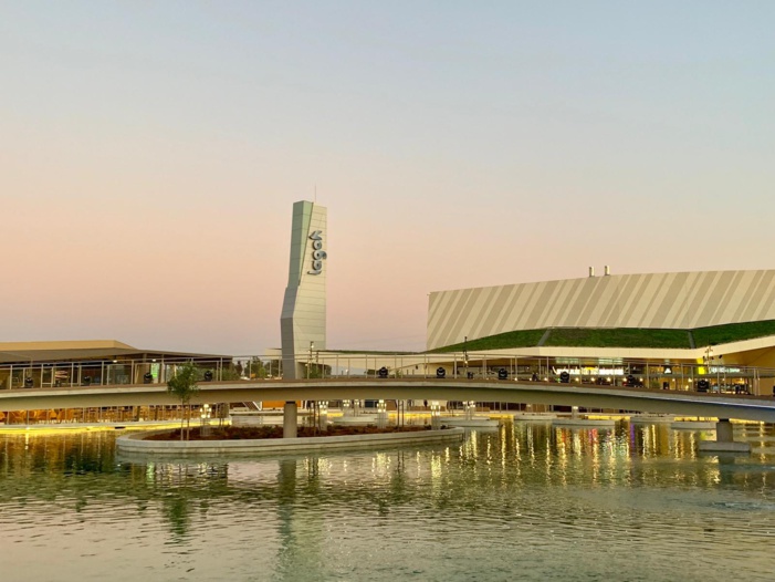 NOTA DE PRENSA: LAGOH, buque insignia de LAR ESPAÑA REAL ESTATE, recibe el premio de la AECC al mejor centro comercial español NOTA DE PRENSA: LAGOH, buque insignia de LAR ESPAÑA REAL ESTATE, recibe el premio de la AECC al mejor centro comercial español