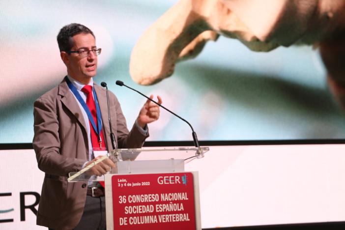 NOTA DE PRENSA: El uso postoperatorio del corsé tras cirugía de deformidad de columna del adulto ejerce un papel protector coadyuvante frente a complicaciones y reintervenciones NOTA DE PRENSA: El uso postoperatorio del corsé tras cirugía de deformidad de columna del adulto ejerce un papel protector coadyuvante frente a complicaciones y reintervenciones