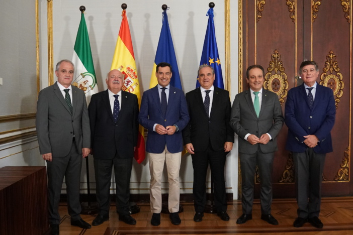 El presidente de la Junta de Andalucía muestra su apoyo a la gran cita mundial de la Farmacia que se celebrará en Sevilla El presidente de la Junta de Andalucía muestra su apoyo a la gran cita mundial de la Farmacia que se celebrará en Sevilla