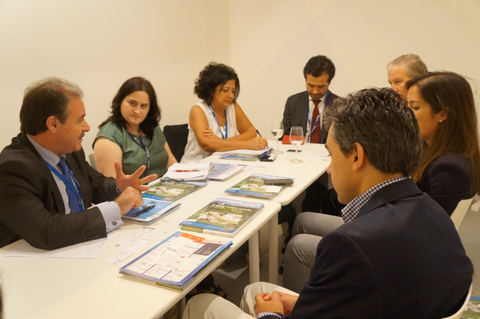 Los clusters aeroespaciales de España y Portugal apuestan por estrechar la colaboración entre las empresas del sector para salir más reforzados al mercado internacional Los clusters aeroespaciales de España y Portugal apuestan por estrechar la colaboración entre las empresas del sector para salir más reforzados al mercado internacional