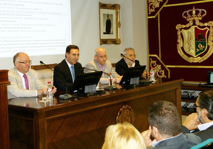 Neumólogos y médicos de Atención Primaria recomiendan proteger con la vacuna conjugada trecevalente a los fumadores y adultos con patología respiratoria crónica Neumólogos y médicos de Atención Primaria recomiendan proteger con la vacuna conjugada trecevalente a los fumadores y adultos con patología respiratoria crónica