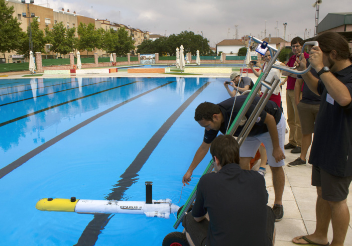 INVESTIGADORES Y ESTUDIANTES DE NUEVE PAÍSES PARTICIPAN EN SEVILLA EN UN SEMINARIO SOBRE LOS ÚLTIMOS AVANCES EN EL CAMPO DE LA ROBÓTICA Y LOS VEHÍCULOS NO TRIPULADOS INVESTIGADORES Y ESTUDIANTES DE NUEVE PAÍSES PARTICIPAN EN SEVILLA EN UN SEMINARIO SOBRE LOS ÚLTIMOS AVANCES EN EL CAMPO DE LA ROBÓTICA Y LOS VEHÍCULOS NO TRIPULADOS