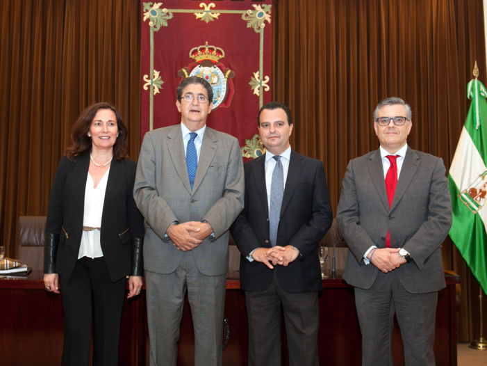 Expertos abogan por superar el tradicional sistema de contratación por concesiones en la Administración Pública (Nota + Foto) Expertos abogan por superar el tradicional sistema de contratación por concesiones en la Administración Pública (Nota + Foto)