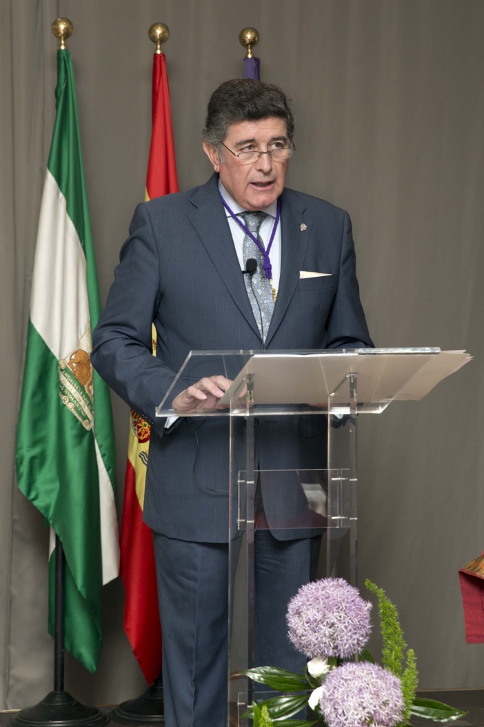 Manuel Pérez: “No podemos permitirnos el lujo de que la farmacia sea usada sólo para dispensar medicamentos” Manuel Pérez: “No podemos permitirnos el lujo de que la farmacia sea usada sólo para dispensar medicamentos”