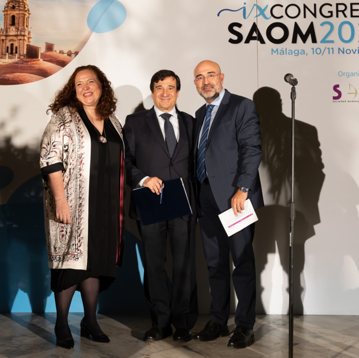 La Sociedad Andaluza de Oncología Médica entrega su premio honorífico a Enrique Aranda, referente en el tratamiento y la investigación del cáncer en Andalucía y España