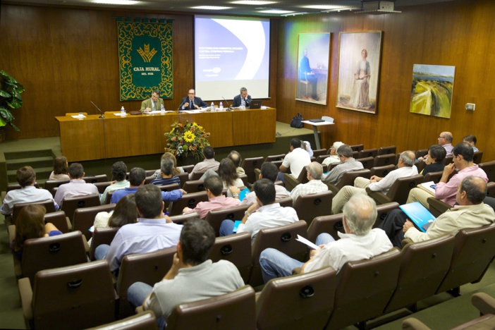 NOTA DE PRENSA: FERAGUA DEMANDA A LAS ADMINISTRACIONES UN PLAN GLOBAL PARA EL AHORRO Y LA MEJORA DE LA EFICIENCIA ENERGÉTICA EN EL REGADÍO NOTA DE PRENSA: FERAGUA DEMANDA A LAS ADMINISTRACIONES UN PLAN GLOBAL PARA EL AHORRO Y LA MEJORA DE LA EFICIENCIA ENERGÉTICA EN EL REGADÍO