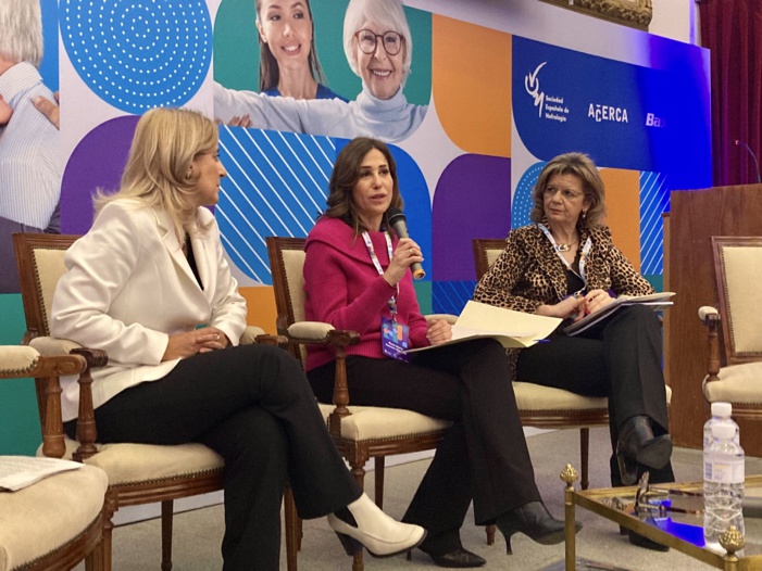 Nota de prensa - Médicos, pacientes y gestores sanitarios se reúnen para impulsar la calidad asistencial y la terapia domiciliaria en enfermedad renal Nota de prensa - Médicos, pacientes y gestores sanitarios se reúnen para impulsar la calidad asistencial y la terapia domiciliaria en enfermedad renal