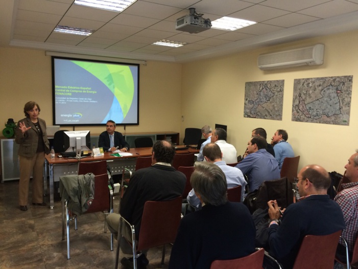 NOTA DE PRENSA: ENERGÍA PLUS Y FENACORE PRESENTAN ANTE REGANTES EXTREMEÑOS LA CENTRAL DE COMPRAS DE ENERGÍA, QUE YA HA PERMITIDO UN AHORRO DE 140.000 EUROS EN SUS PRIMEROS SEIS MESES DE FUNCIONAMIENTO EN ANDALUCÍA NOTA DE PRENSA: ENERGÍA PLUS Y FENACORE PRESENTAN ANTE REGANTES EXTREMEÑOS LA CENTRAL DE COMPRAS DE ENERGÍA, QUE YA HA PERMITIDO UN AHORRO DE 140.000 EUROS EN SUS PRIMEROS SEIS MESES DE FUNCIONAMIENTO EN ANDALUCÍA