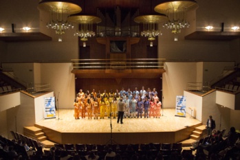 NOTA DE PRENSA. CUARENTA ALUMNOS DE NSTITUTO PÚBLICO SEVILLANO “LAS ENCINAS” DE VALENCINA GANAN EL I CONCURSO NACIONAL DE COROS ESCOLARES NOTA DE PRENSA. CUARENTA ALUMNOS DE NSTITUTO PÚBLICO SEVILLANO “LAS ENCINAS” DE VALENCINA GANAN EL I CONCURSO NACIONAL DE COROS ESCOLARES