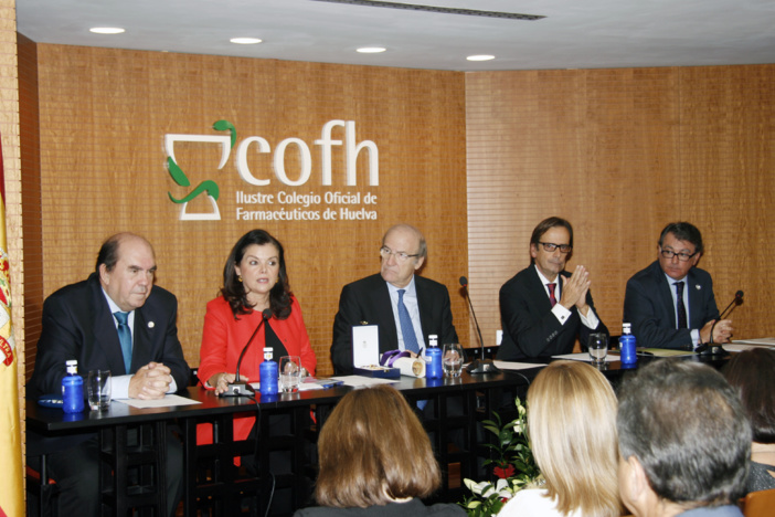 Carmen Peña invita a los farmacéuticos onubenses a construir entre todos “la farmacia del futuro, excelente y comprometida con el paciente” Carmen Peña invita a los farmacéuticos onubenses a construir entre todos “la farmacia del futuro, excelente y comprometida con el paciente”