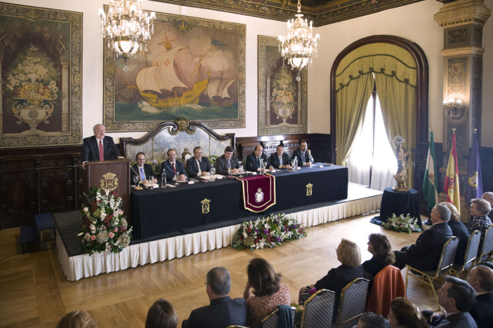 El presidente de CEOFA, José Luís Márquez Arroyo, pronunció el XXXVI pregón de la patrona de los farmacéuticos sevillanos El presidente de CEOFA, José Luís Márquez Arroyo, pronunció el XXXVI pregón de la patrona de los farmacéuticos sevillanos