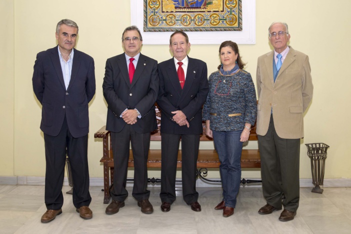 Un libro editado por la Fundación Avenzoar recoge la contribución de San Isidoro de Sevilla a la farmacia a través de sus ‘Etimologías’ Un libro editado por la Fundación Avenzoar recoge la contribución de San Isidoro de Sevilla a la farmacia a través de sus ‘Etimologías’