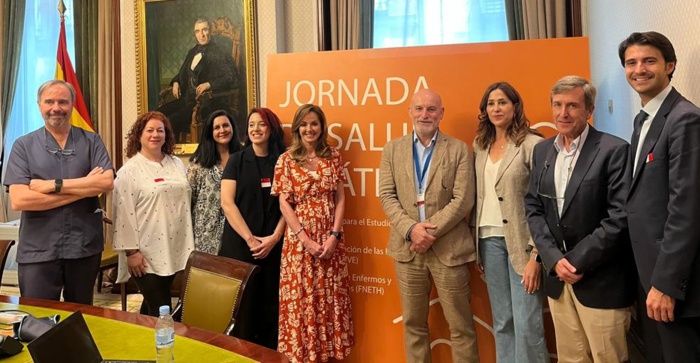 Los hepatólogos ponen a prueba la salud hepática de los diputados y personal del Congreso Los hepatólogos ponen a prueba la salud hepática de los diputados y personal del Congreso