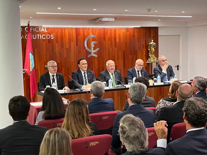 Rafael Casaño destaca en su toma de posesión como presidente del Colegio de Farmacéuticos de Córdoba el papel de la farmacia rural y ofrece la colaboración de la profesión a instituciones, entidades y colectivos públicos y privados Rafael Casaño destaca en su toma de posesión como presidente del Colegio de Farmacéuticos de Córdoba el papel de la farmacia rural y ofrece la colaboración de la profesión a instituciones, entidades y colectivos públicos y privados