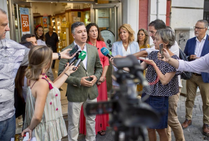 Las farmacias de Huelva, pioneras en Europa con la implantación de una herramienta tecnológica para facilitar su localización a las personas con discapacidad visual Las farmacias de Huelva, pioneras en Europa con la implantación de una herramienta tecnológica para facilitar su localización a las personas con discapacidad visual
