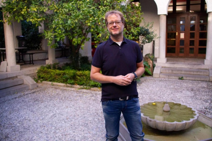 El Dr. Cárdenas Cruz, intensivista del Hospital de Poniente, editor del primer Manual de Medicina Intensiva para Residentes El Dr. Cárdenas Cruz, intensivista del Hospital de Poniente, editor del primer Manual de Medicina Intensiva para Residentes