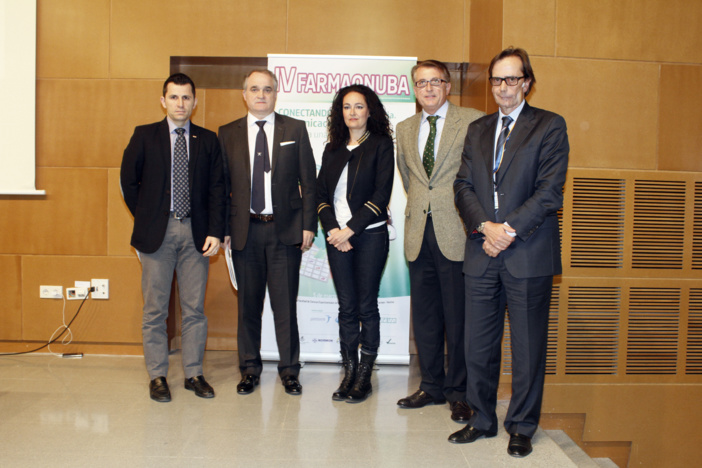 Los farmacéuticos reivindican su rol como nexo fundamental entre pacientes y sistema sanitario en el IV Farmaonuba Los farmacéuticos reivindican su rol como nexo fundamental entre pacientes y sistema sanitario en el IV Farmaonuba