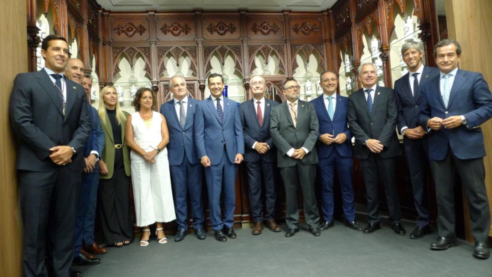 Nota de prensa - Los cerca de 14.000 farmacéuticos andaluces celebran su día reivindicando su capacidad y potencial para mejorar los sistemas sanitarios Nota de prensa - Los cerca de 14.000 farmacéuticos andaluces celebran su día reivindicando su capacidad y potencial para mejorar los sistemas sanitarios