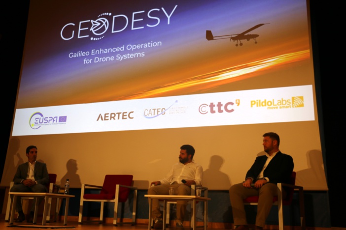 AERTEC presenta GEODESY, un nuevo sistema de navegación basado en un receptor de señal Galileo que validará la seguridad operacional de los drones a baja altitud AERTEC presenta GEODESY, un nuevo sistema de navegación basado en un receptor de señal Galileo que validará la seguridad operacional de los drones a baja altitud