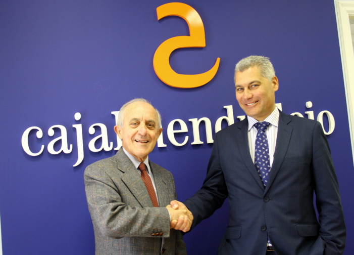 Las pymes andaluzas tienen a su disposición una nueva línea de crédito dotada con 10 millones de euros gracias al convenio suscrito entre Suraval y Caja Almendralejo