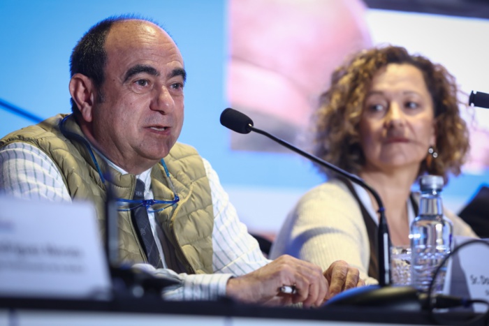 El Dr. Arranz Velasco, Director Gerente del Hospital Universitario de Valladolid, y la Dra. Silvia Fernández Calderón, Directora General de Asistencia Sanitaria de la Junta de Castilla y León
