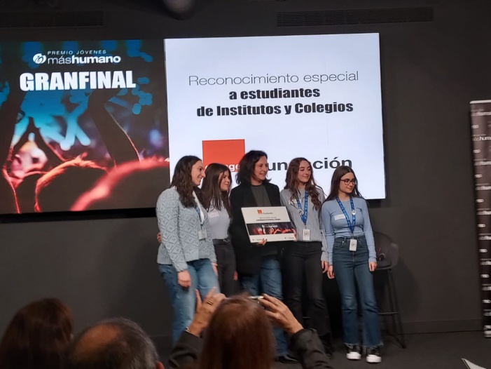 NOTA DE PRENSA: UN PROYECTO DE ALUMNAS DE SAFA ÉCIJA PARA EVITAR EL AISLAMIENTO DE PERSONAS SORDOMUDAS A TRAVÉS DE INTELIGENCIA ARTIFICIAL, PREMIADO EN UN CONCURSO A NIVEL NACIONAL NOTA DE PRENSA: UN PROYECTO DE ALUMNAS DE SAFA ÉCIJA PARA EVITAR EL AISLAMIENTO DE PERSONAS SORDOMUDAS A TRAVÉS DE INTELIGENCIA ARTIFICIAL, PREMIADO EN UN CONCURSO A NIVEL NACIONAL