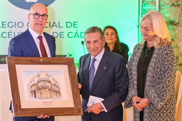 Nota de prensa - El Colegio de Farmacéuticos de Cádiz rinde especial homenaje a sus colegiados con motivo de los actos en honor a su patrona, la inmaculada concepción Nota de prensa - El Colegio de Farmacéuticos de Cádiz rinde especial homenaje a sus colegiados con motivo de los actos en honor a su patrona, la inmaculada concepción