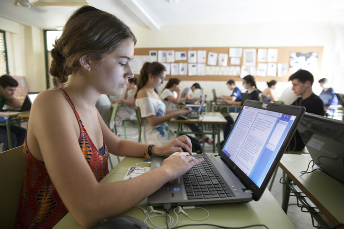 NOTA DE PRENSA: 74 ALUMNOS SEVILLANOS PARTICIPAN EN UN EXAMEN INTERNACIONAL QUE MEDIRÁ LAS CAPACIDADES DE ESTUDIANTES DE 30 PAÍSES NOTA DE PRENSA: 74 ALUMNOS SEVILLANOS PARTICIPAN EN UN EXAMEN INTERNACIONAL QUE MEDIRÁ LAS CAPACIDADES DE ESTUDIANTES DE 30 PAÍSES