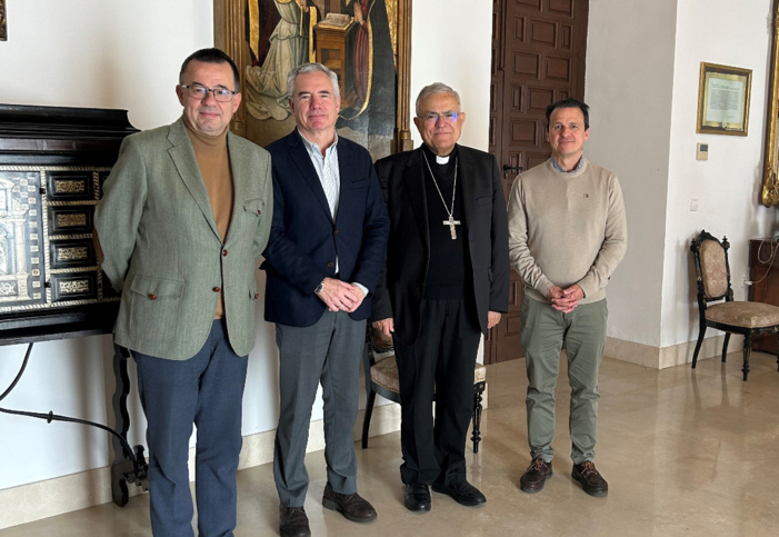 Nota de prensa - El Colegio de Farmacéuticos de Córdoba refuerza su compromiso con Cáritas Diocesana con la entrega de un donativo para apoyar su labor social