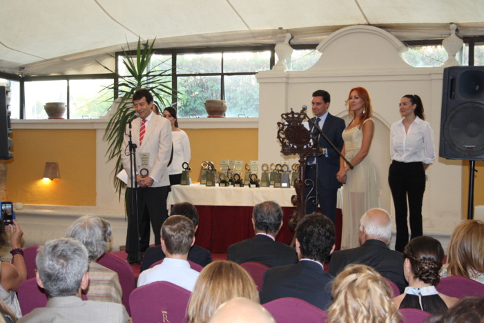 Sanafarmacia, la oficina de farmacia de Ciudad Expo, recibe por tercera vez consecutiva el premio Máster de Popularidad de su categoría Sanafarmacia, la oficina de farmacia de Ciudad Expo, recibe por tercera vez consecutiva el premio Máster de Popularidad de su categoría