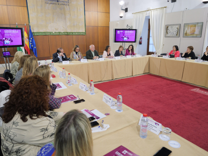 Nota de prensa - Formación, conciliación y profesionalización de la función directiva, claves para un mayor liderazgo femenino en el sector sanitario Nota de prensa - Formación, conciliación y profesionalización de la función directiva, claves para un mayor liderazgo femenino en el sector sanitario