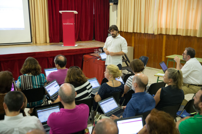 NOTA DE PRENSA.- EN JULIO, DE LA PIZARRA AL PUPITRE NOTA DE PRENSA.- EN JULIO, DE LA PIZARRA AL PUPITRE