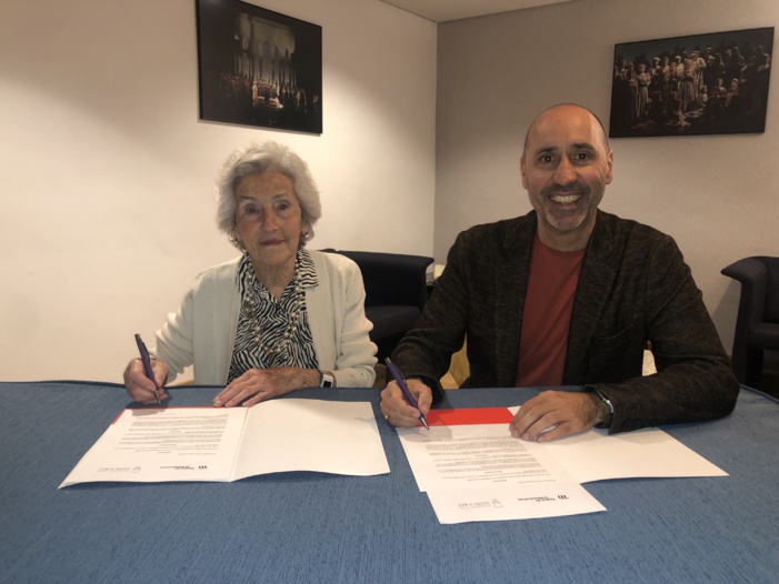 LA FUNDACIÓN GOÑI Y REY FIRMA CON EL TEATRO DE LA MAESTRANZA EL CONVENIO PARA CELEBRAR MAÑANA EL CONCIERTO DEL PROYECTO LUNA, CON MÁS DE 1.200 ALUMNOS DE 20 CENTROS DE LA PROVINCIA DE SEVILLA LA FUNDACIÓN GOÑI Y REY FIRMA CON EL TEATRO DE LA MAESTRANZA EL CONVENIO PARA CELEBRAR MAÑANA EL CONCIERTO DEL PROYECTO LUNA, CON MÁS DE 1.200 ALUMNOS DE 20 CENTROS DE LA PROVINCIA DE SEVILLA